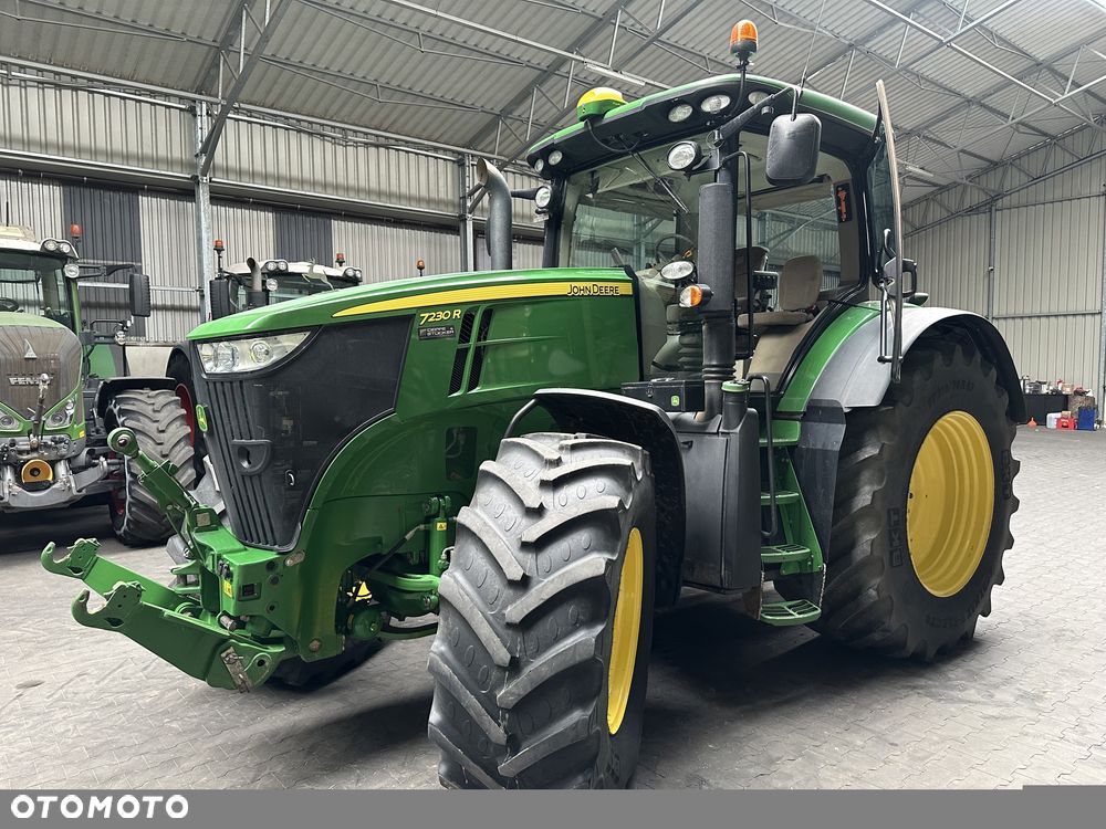 John Deere 7230R - 16