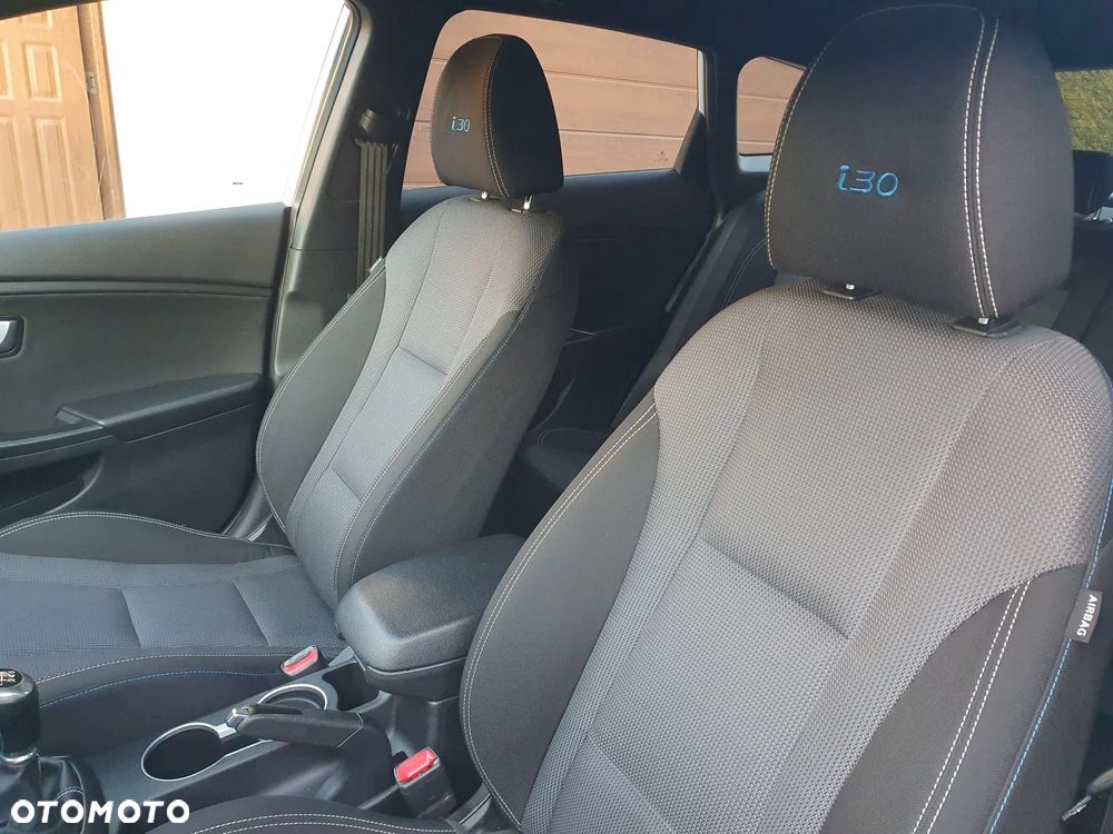 Hyundai i30 1.6 GDI BlueDrive Premium - 10