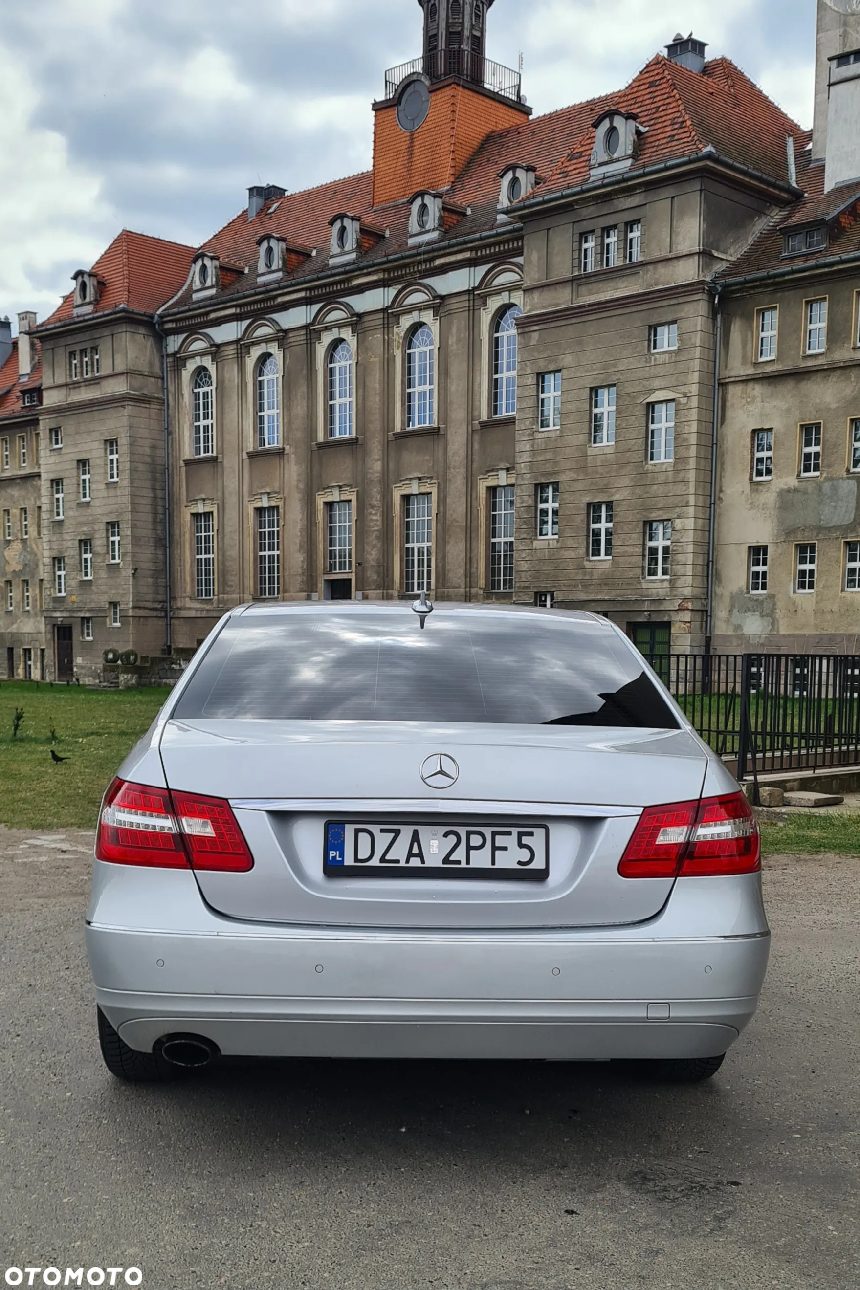 Mercedes-Benz Klasa E 250 T CGI BlueEFFICIENCY Automatik Avantgarde - 3
