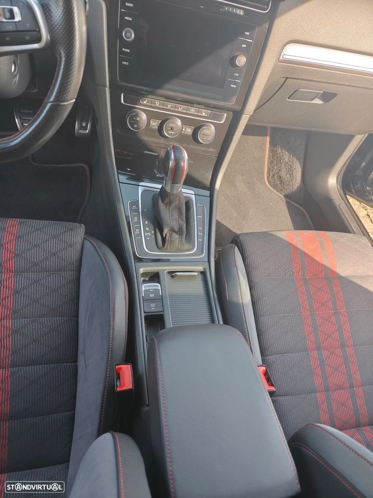 VW Golf GTI TCR 2.0 TSI OPF DSG - 12