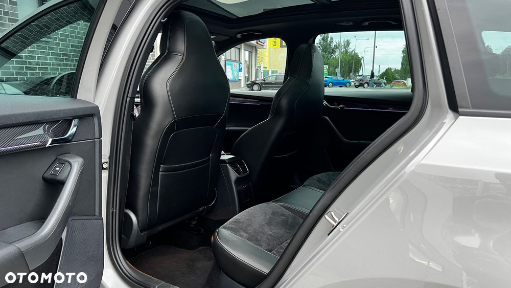Skoda Octavia 2.0 TDI 4x4 DSG RS - 30