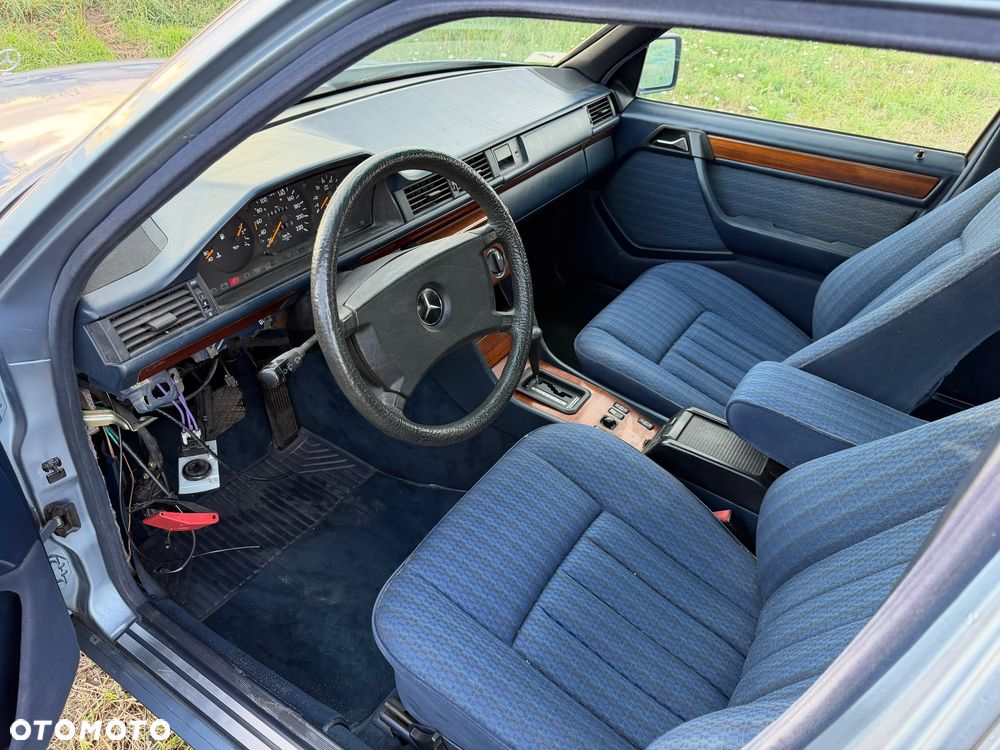 Mercedes-Benz W124 (1984-1993) - 11