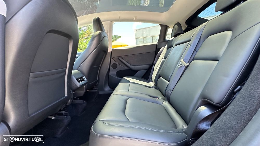 Tesla Model Y Performance Dual Motor AWD - 26