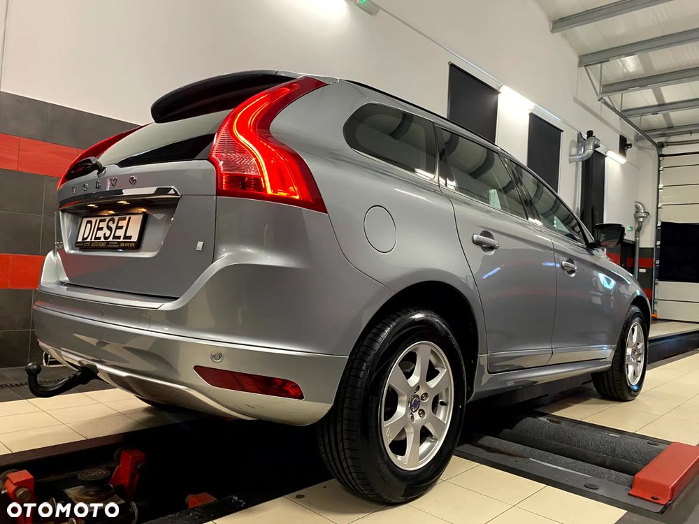 Volvo XC 60 D3 Geartronic Summum - 11