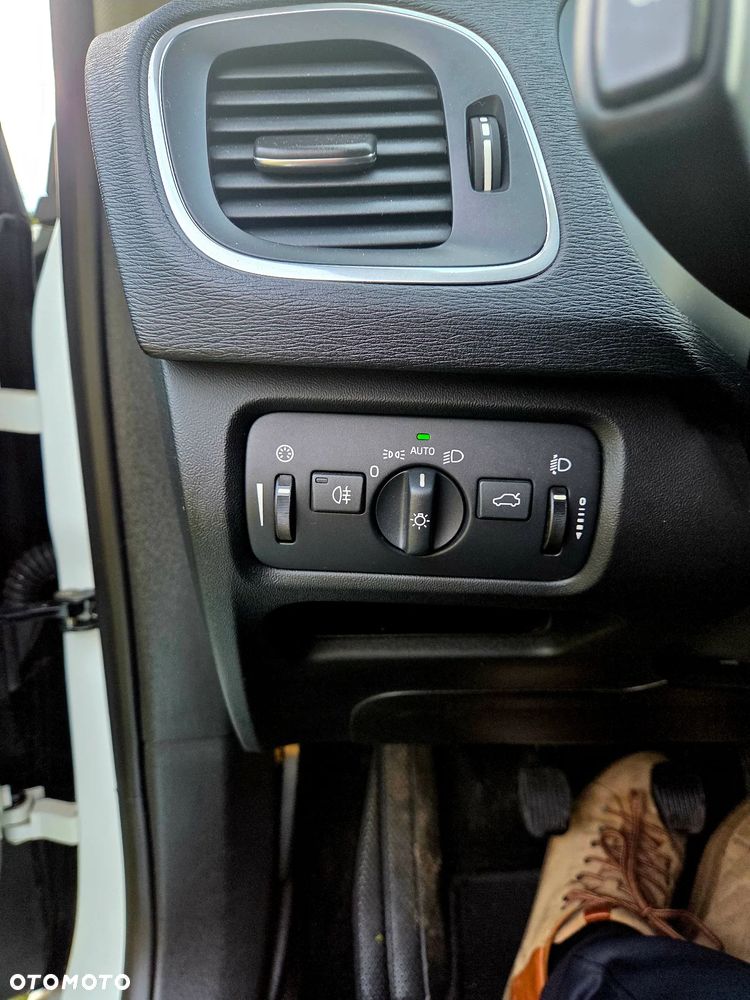Volvo V40 D2 Kinetic - 8