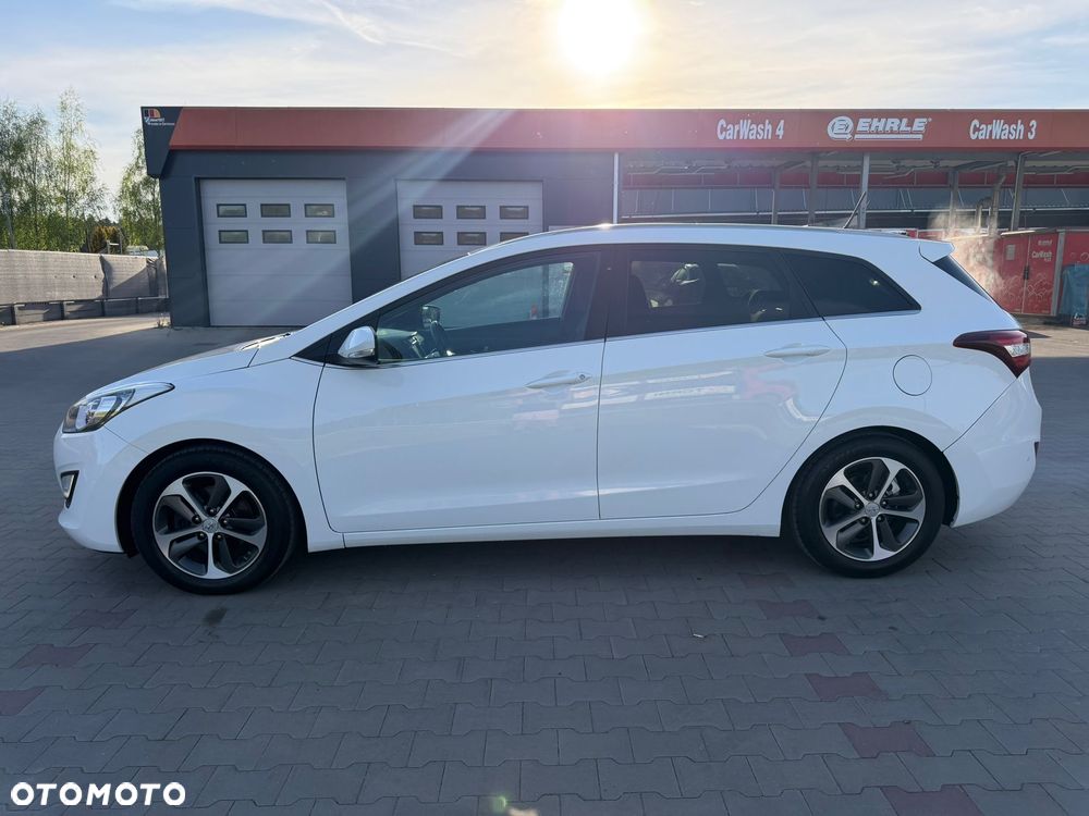 Hyundai i30 blue 1.6 CRDi Passion - 15