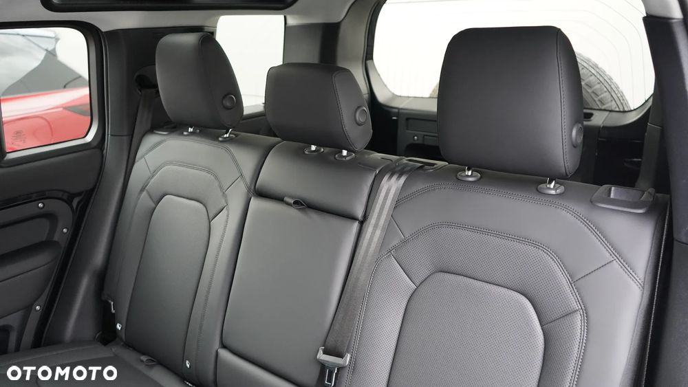 Land Rover Defender 3.0 D250 mHEV S - 29