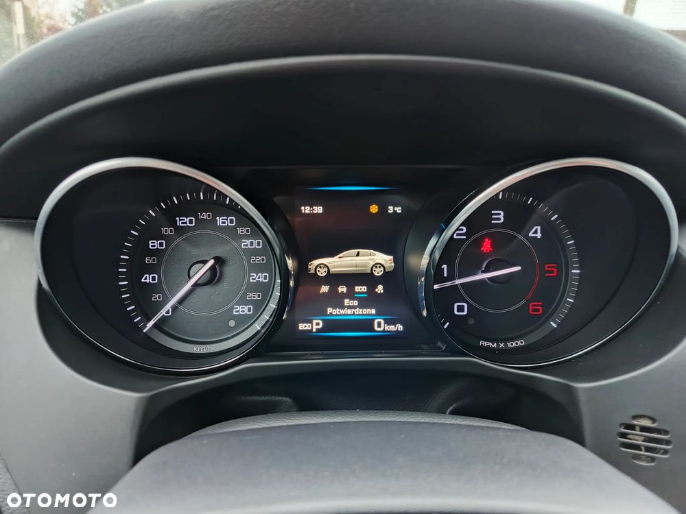 Jaguar XE 2.0 D Prestige - 22