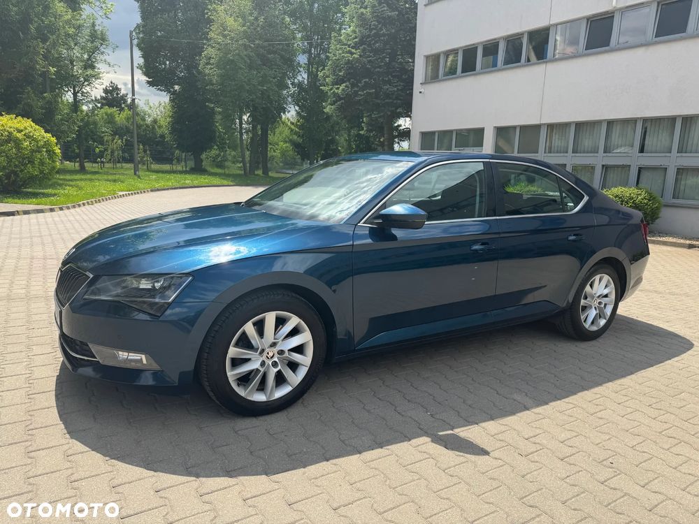 Skoda Superb 2.0 TDI Ambition DSG - 2