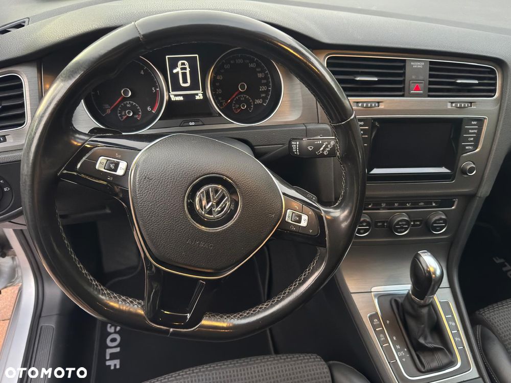 Volkswagen Golf - 14