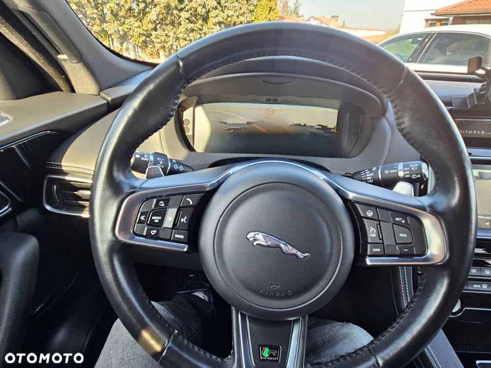 Jaguar F-Pace 2.0 i4D AWD R-Sport - 13