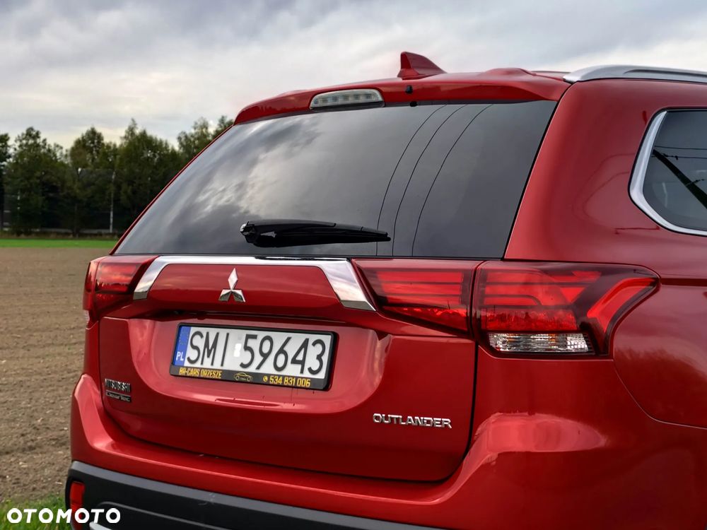 Mitsubishi Outlander 2.0 2WD Inform - 23