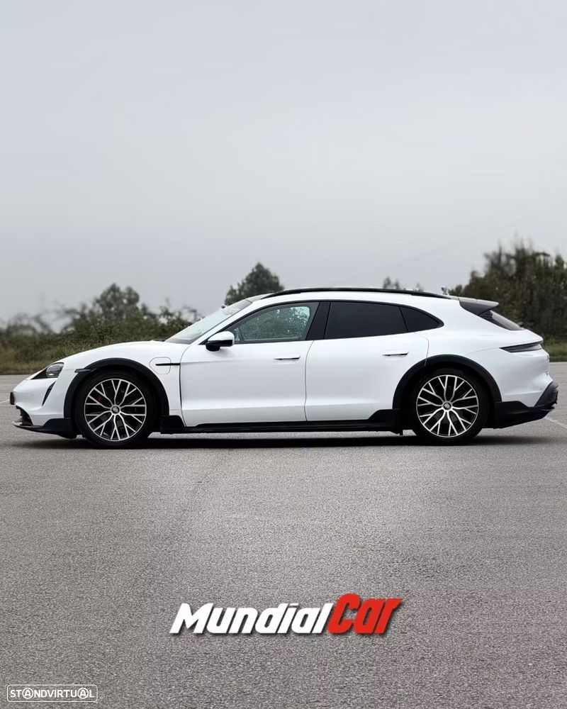 Porsche Taycan Cross Turismo - 13