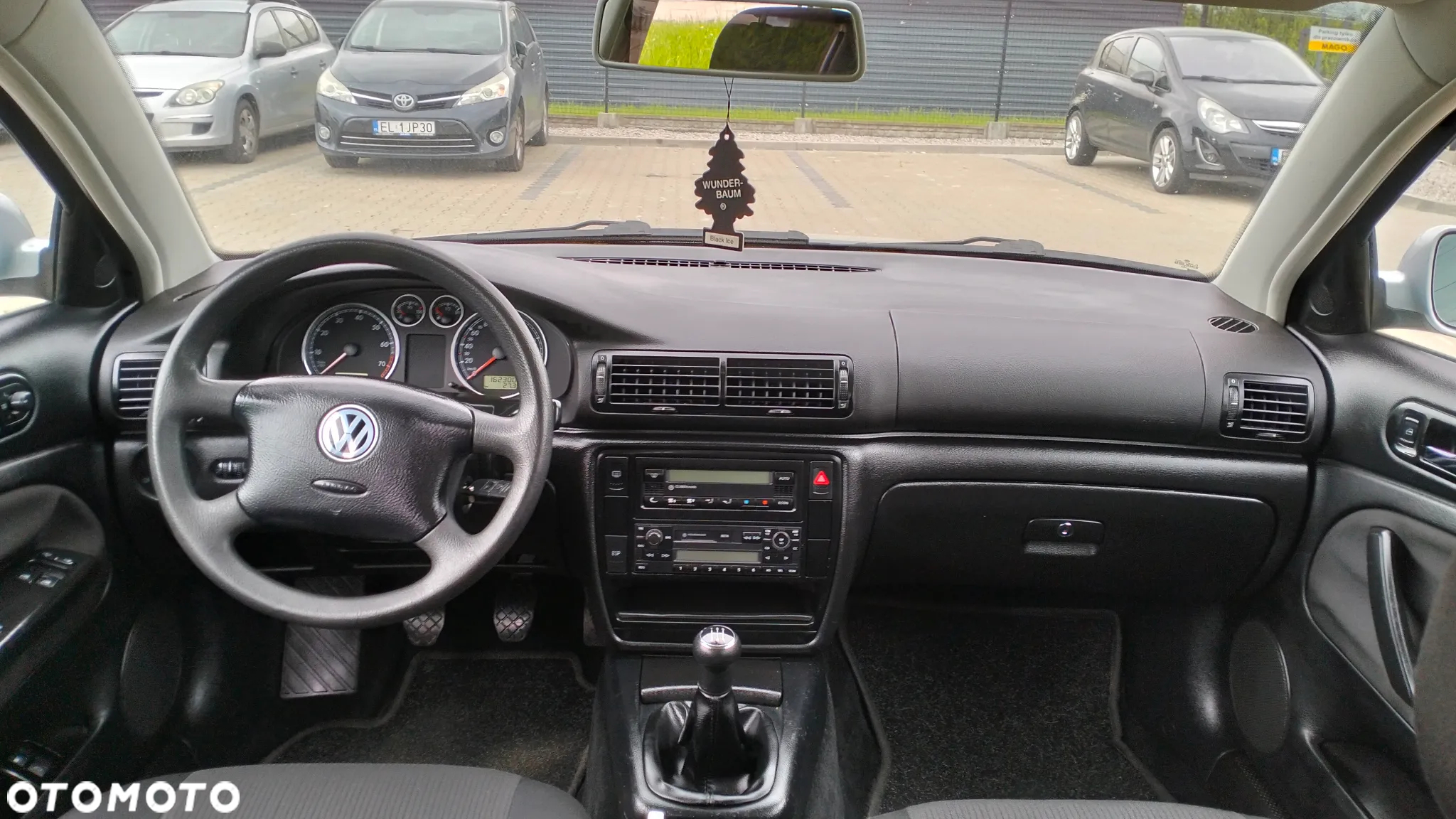 Volkswagen Passat - 13