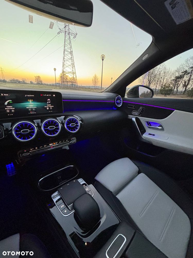 Mercedes-Benz CLA 250 4Matic 7G-DCT - 16
