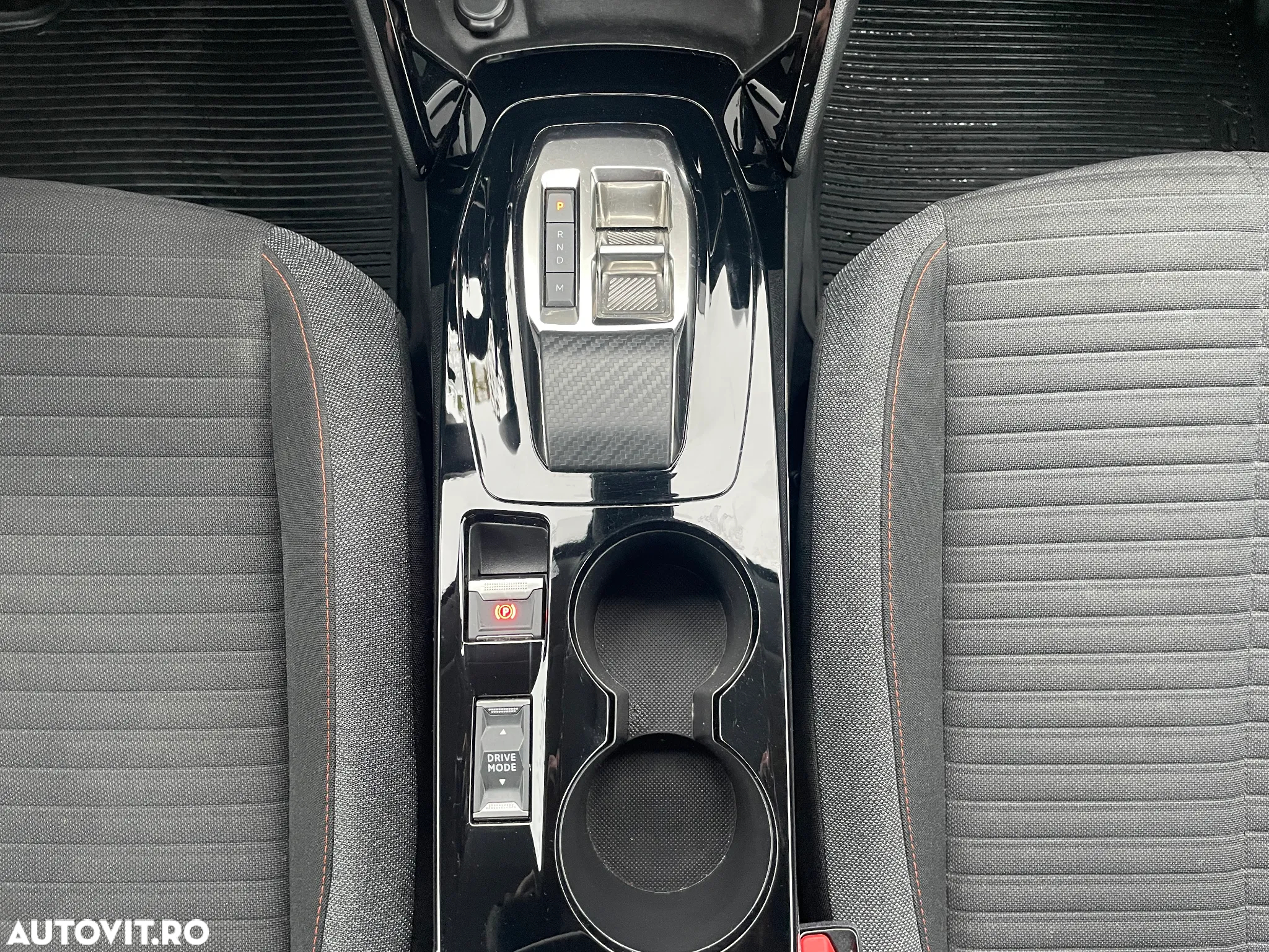 Peugeot 208 1.2 L PureTech STT EAT8 Active Pack - 14