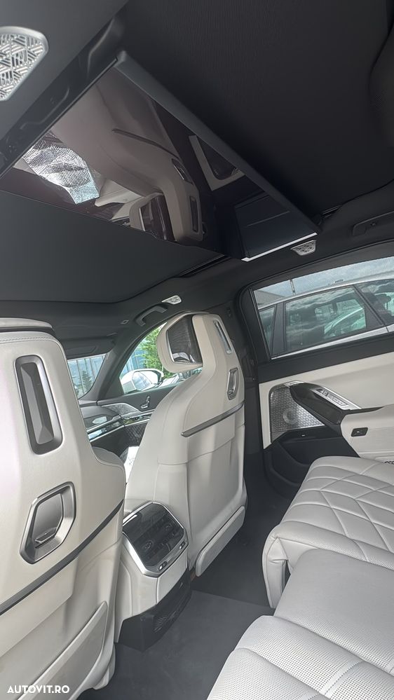 BMW Seria 7 740d xDrive MHEV - 24
