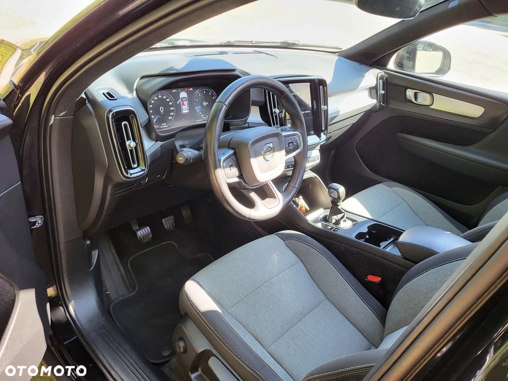 Volvo XC 40 T2 Momentum - 14