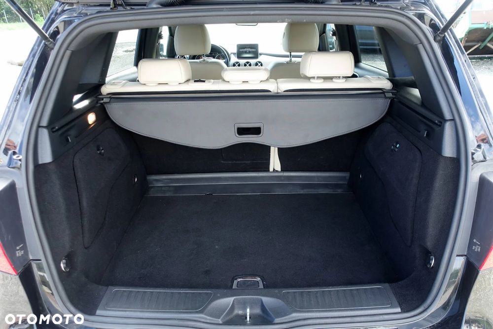 Mercedes-Benz Klasa B 180 7G-DCT Style - 30