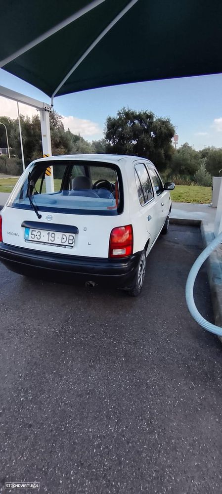 Nissan Micra 1.0 L - 3