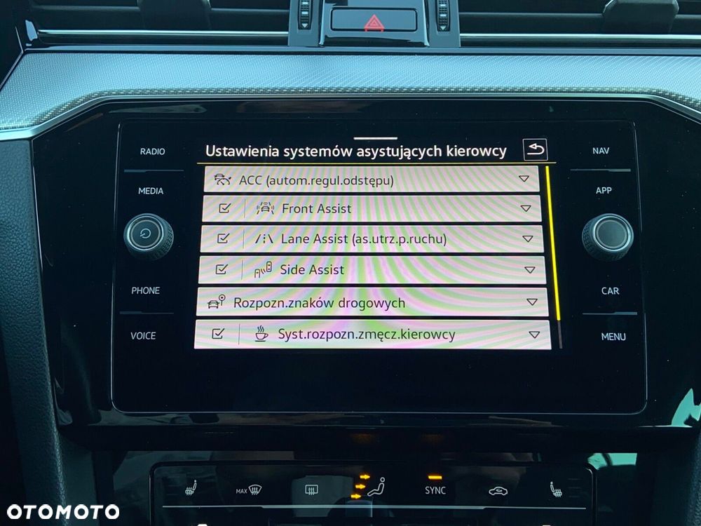 Volkswagen Passat - 23