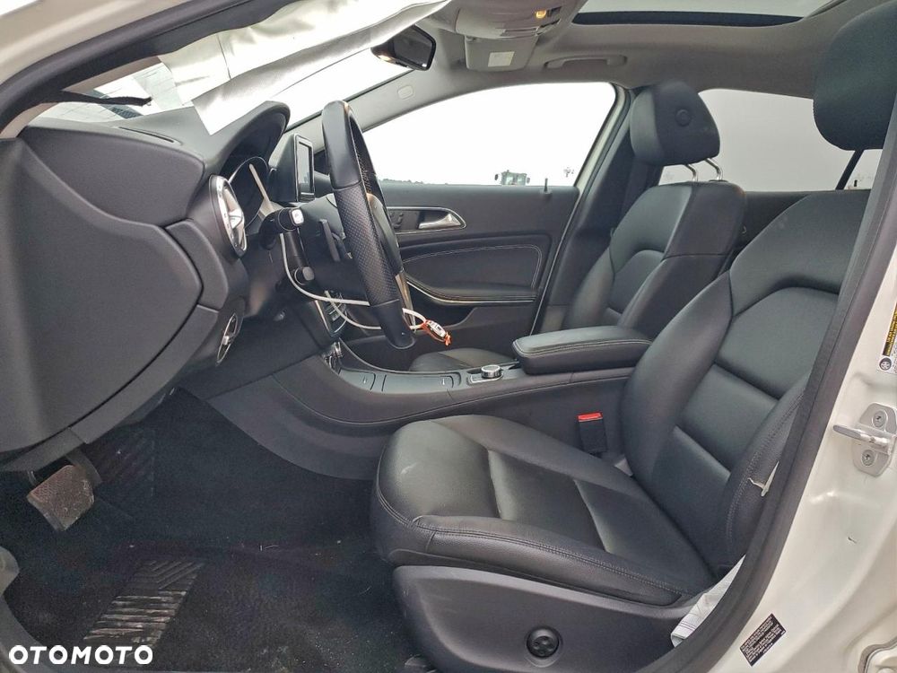 Mercedes-Benz GLA - 7