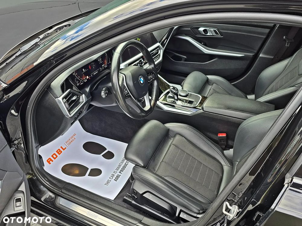 BMW Seria 3 320d xDrive Sport - 13