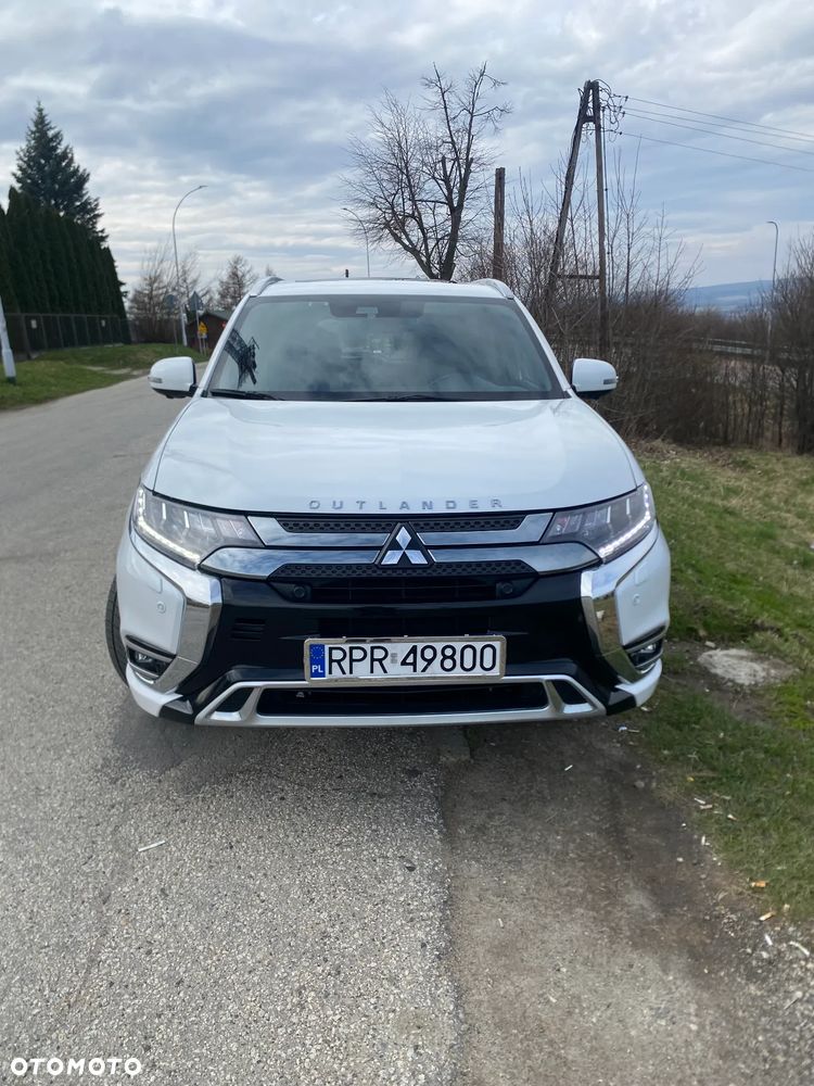 Mitsubishi Outlander ver-2-4-4wd-plug--in-hybrid-diamantplus - 2