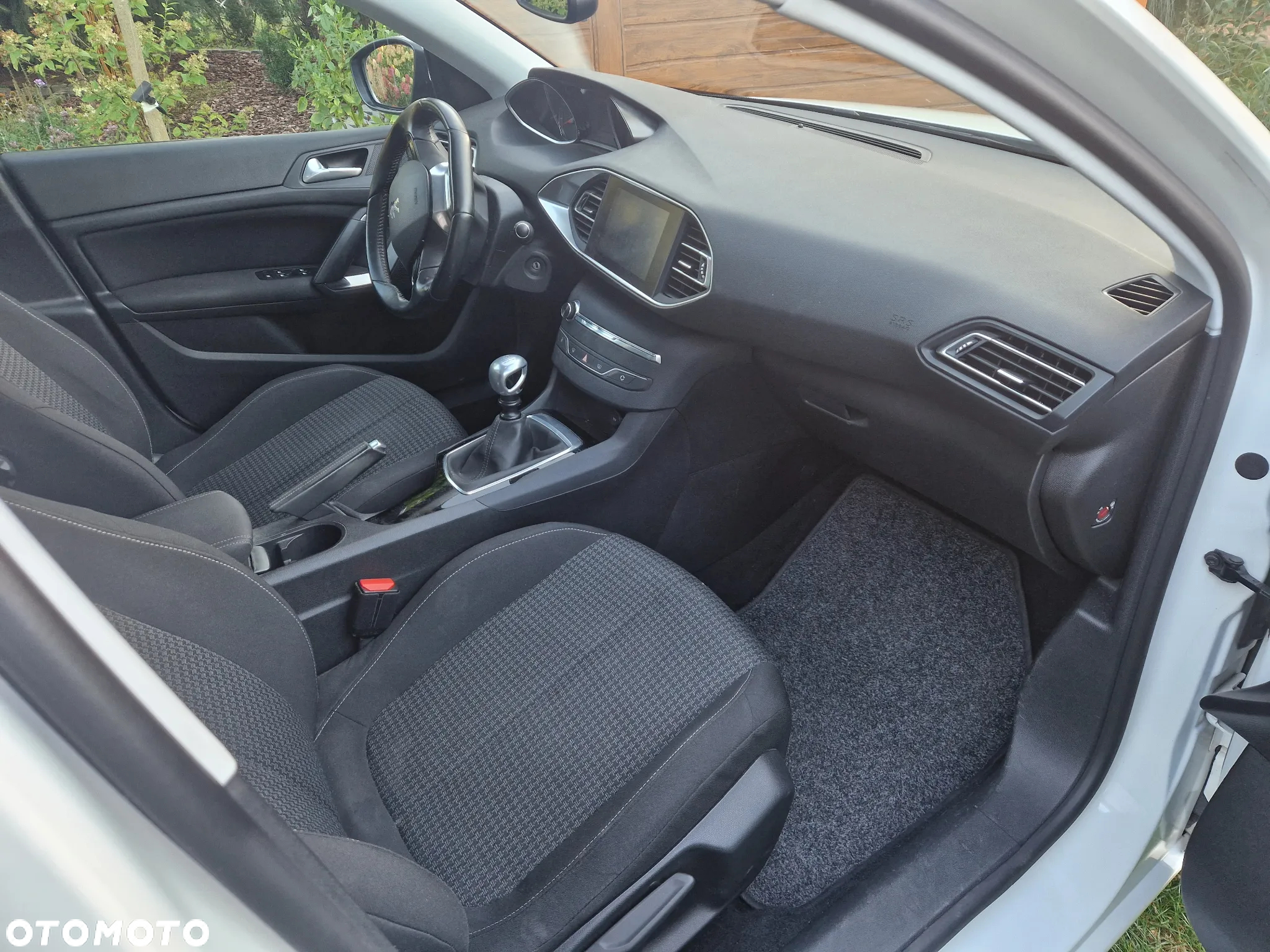 Peugeot 308 SW BlueHDi 120 Stop & Start Active - 32
