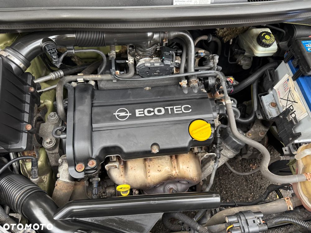 Opel Corsa 1.4 16V Innovation - 35