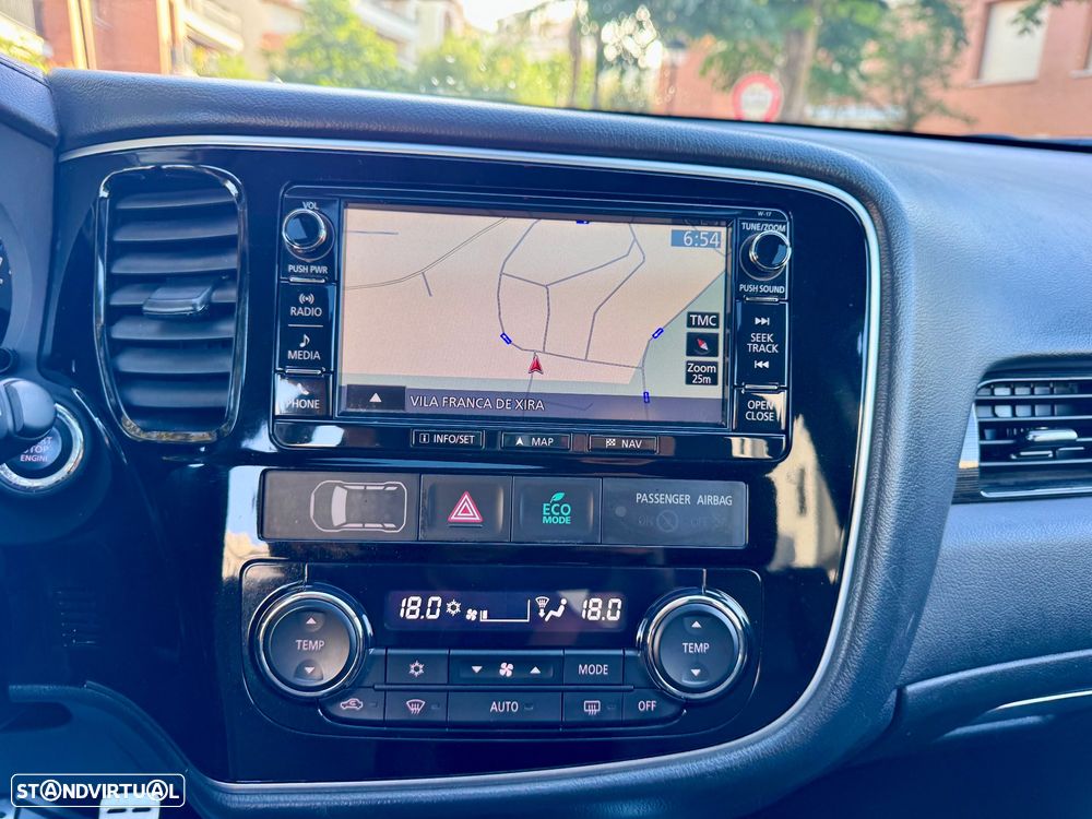 Mitsubishi Outlander 2.2 DI-D Instyle Navi Black Edition - 16