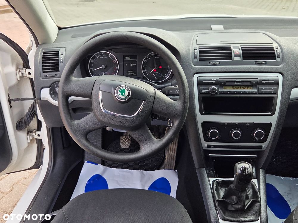 Skoda Octavia 1.6 Combi Classic - 6