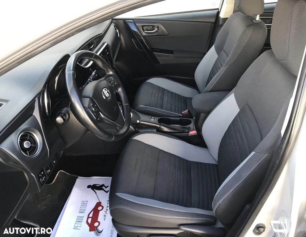 Toyota Auris 1.8 L VVT-i Sol+ - 13