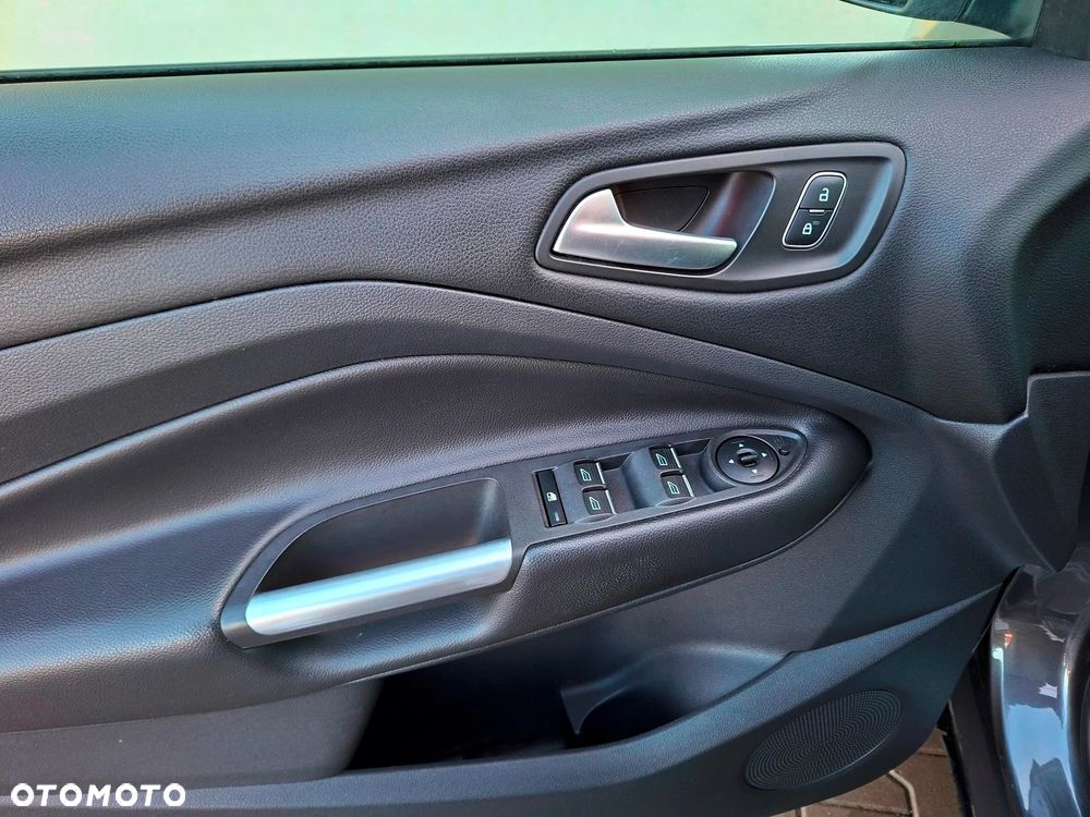 Ford Kuga 2.0 TDCi AWD Titanium - 35