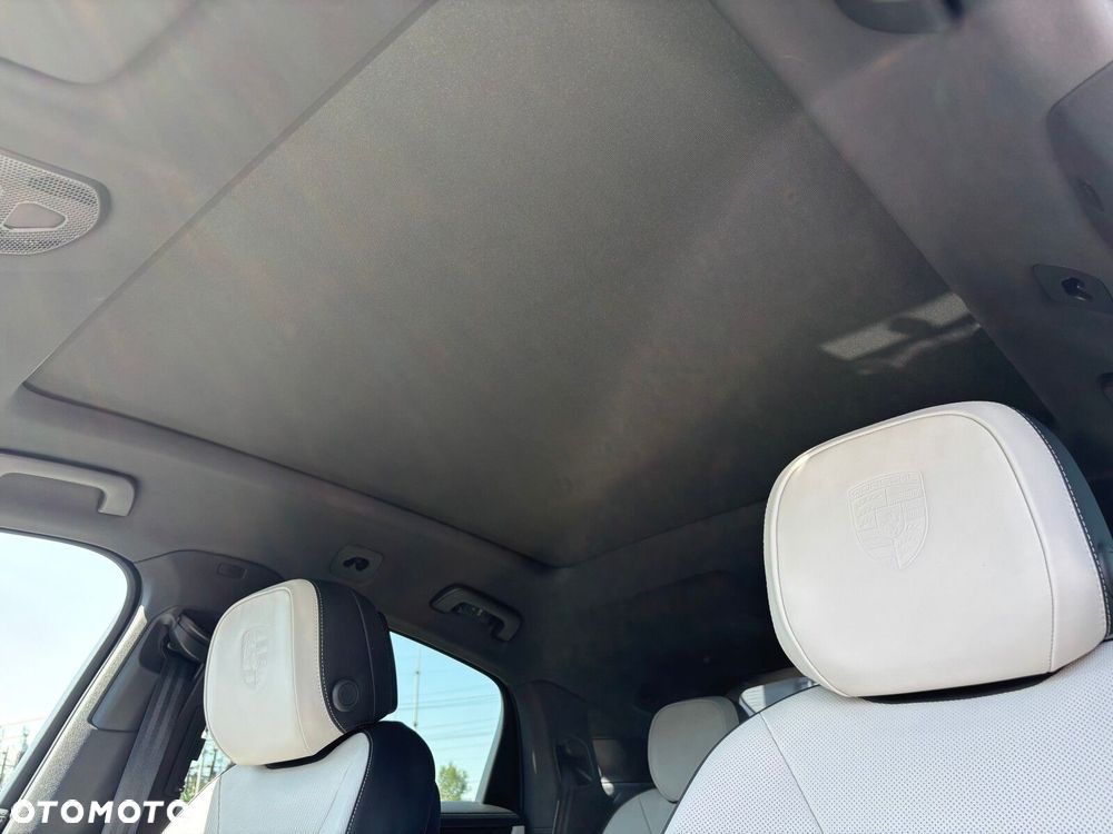 Porsche Cayenne - 34