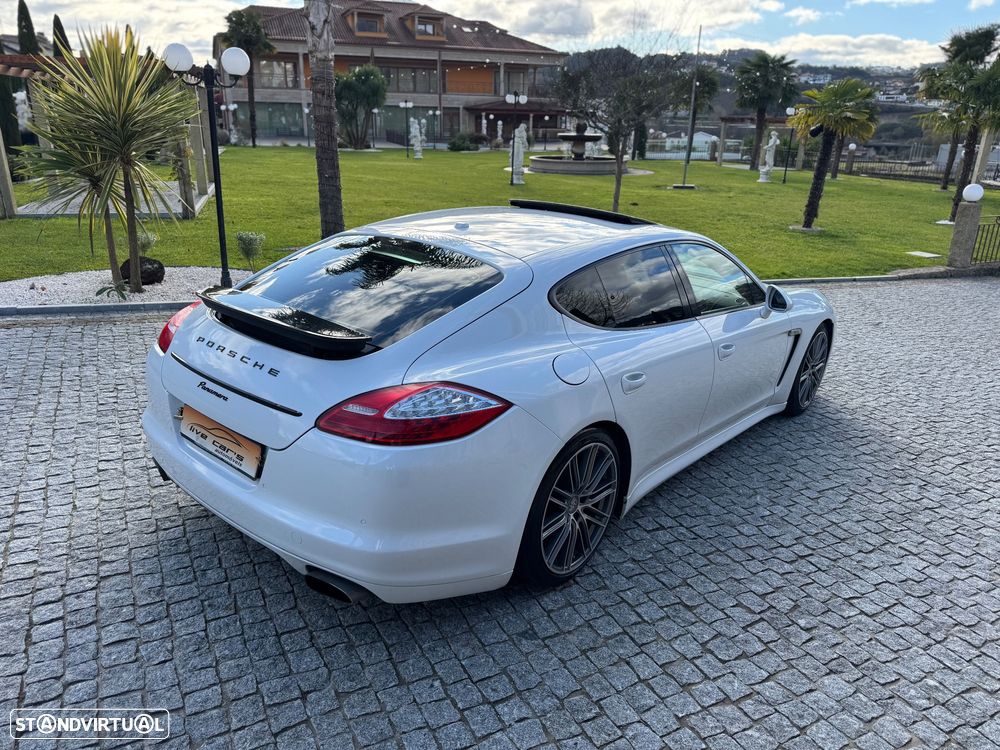 Porsche Panamera 4 PDK Platinum Edition - 8