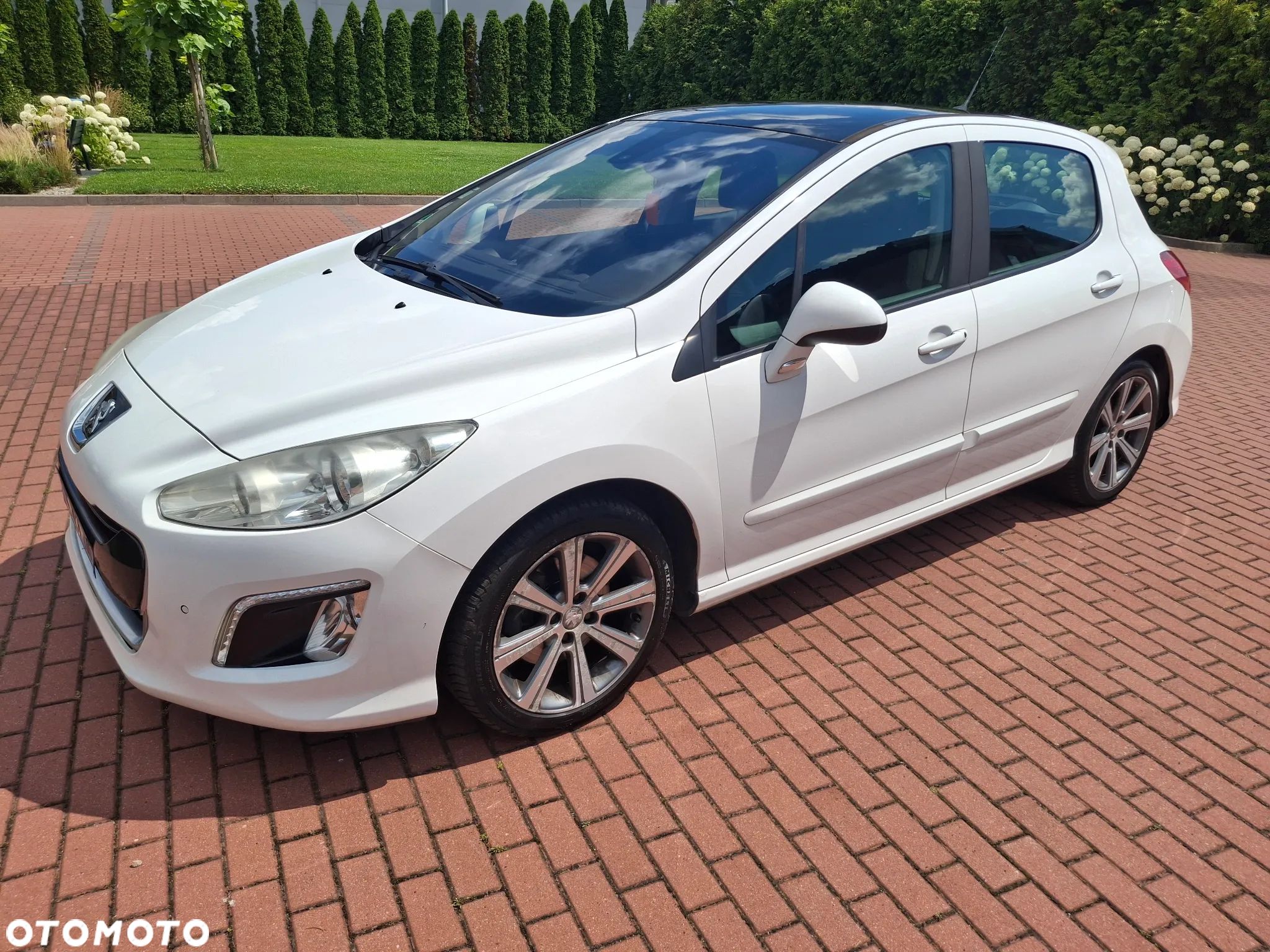 Peugeot 308 - 1