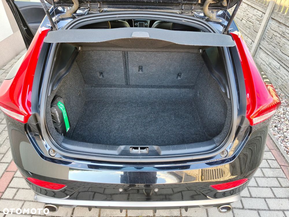 Volvo V40 T2 RDesign - 39