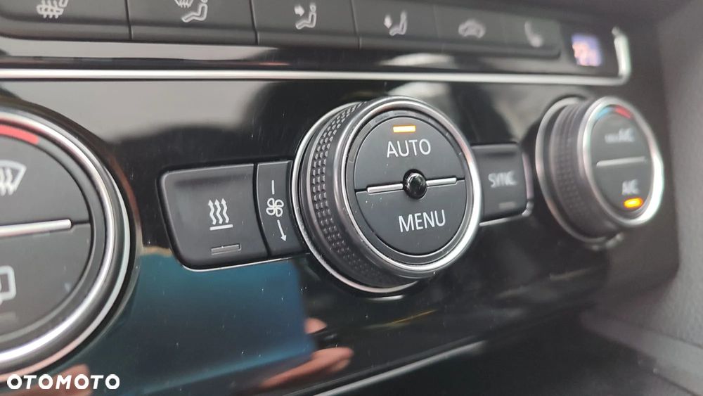 Volkswagen Arteon 2.0 TDI Bi-Turbo SCR 4Mot R-Line DSG - 12