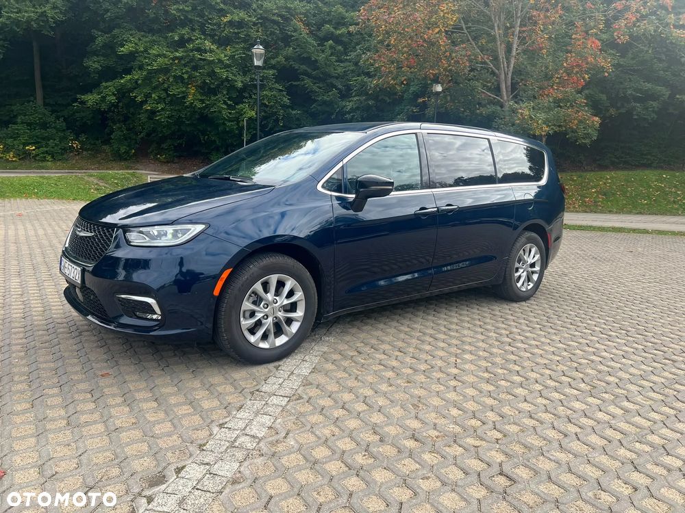 Chrysler Pacifica - 10