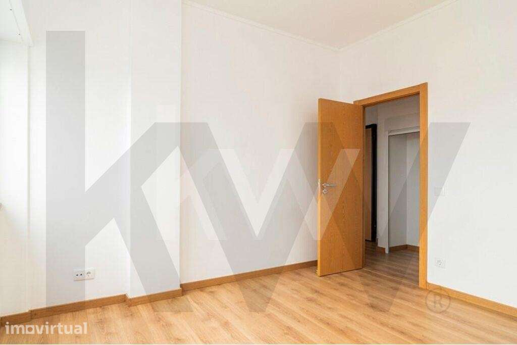 T1 Remodelado na Cova da Piedade – Vista Cidade e Rio - Grande imagem: 2/16