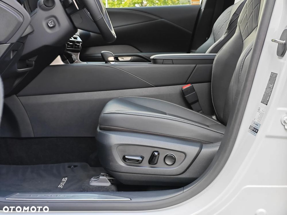 Lexus RX 450h+ F Sport Design - 12