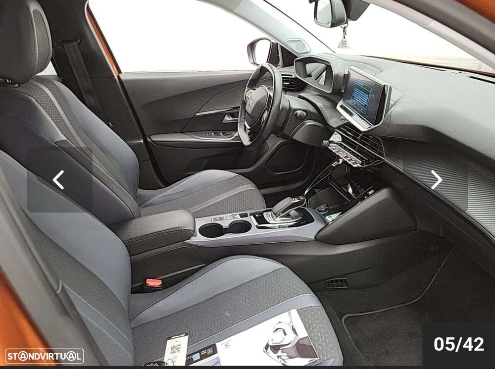 Peugeot e-2008 Allure - 16