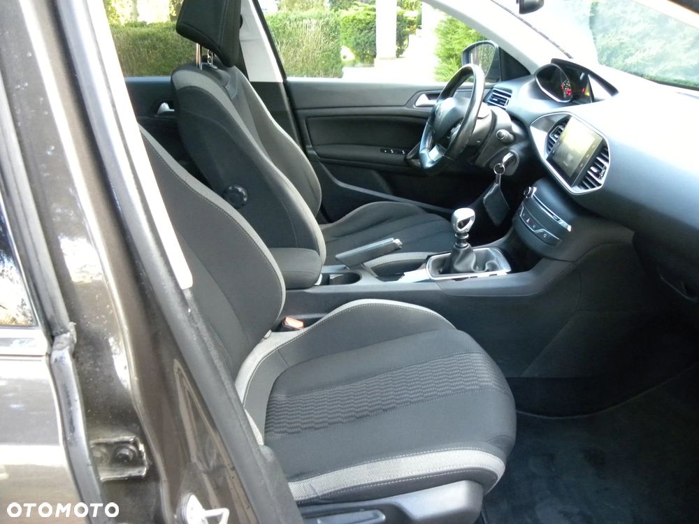 Peugeot 308 PureTech 130 Stop & Start Style - 26