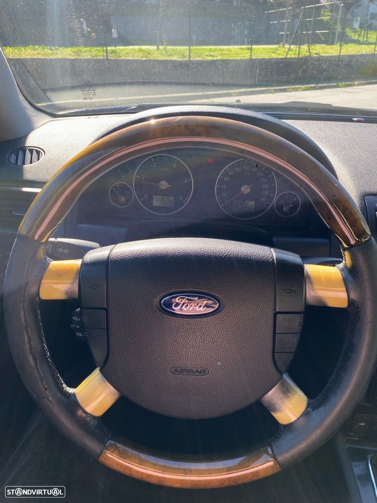 Ford Mondeo SW 2.0 TDCi Ghia - 21