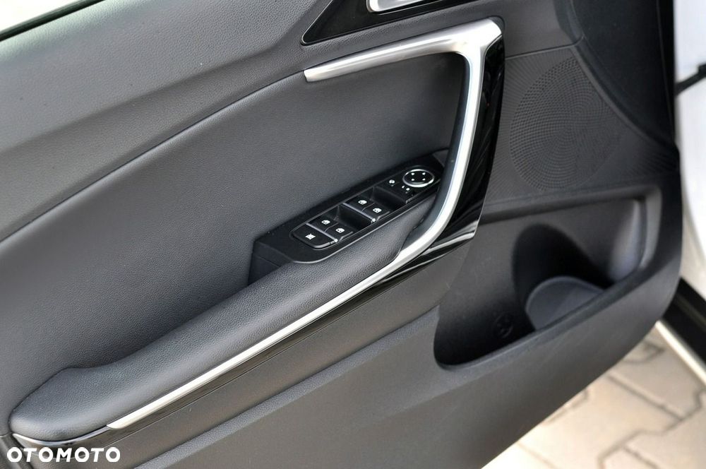 Kia XCeed 1.6 CRDi mHEV L - 22