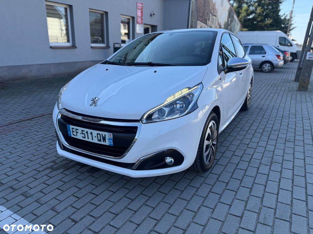 Peugeot 208 2016 photo 3