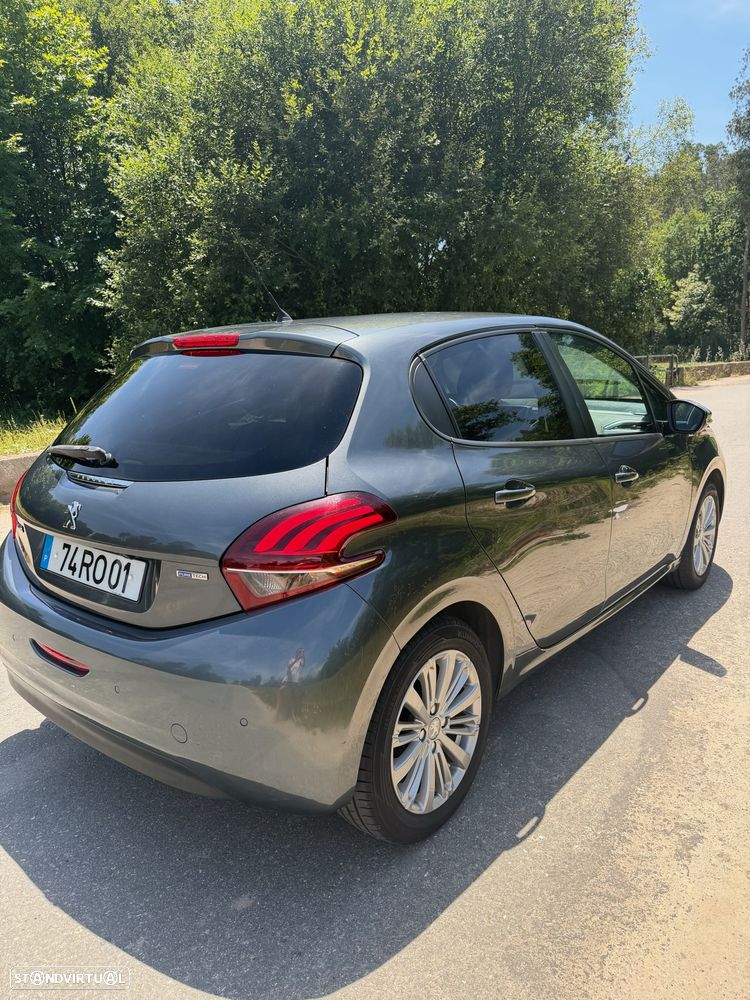 Peugeot 208 1.2 PureTech Style - 10