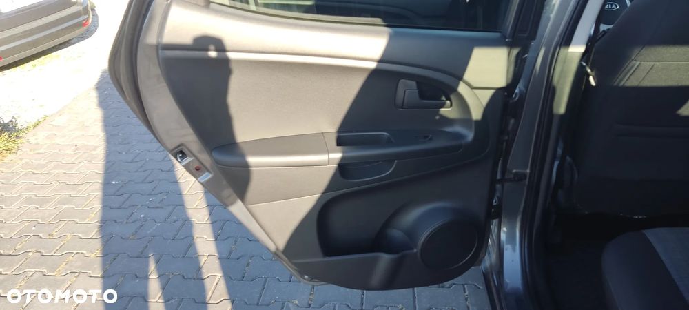 Kia Venga 1.6 CVVT Fifa World Cup Edition - 23