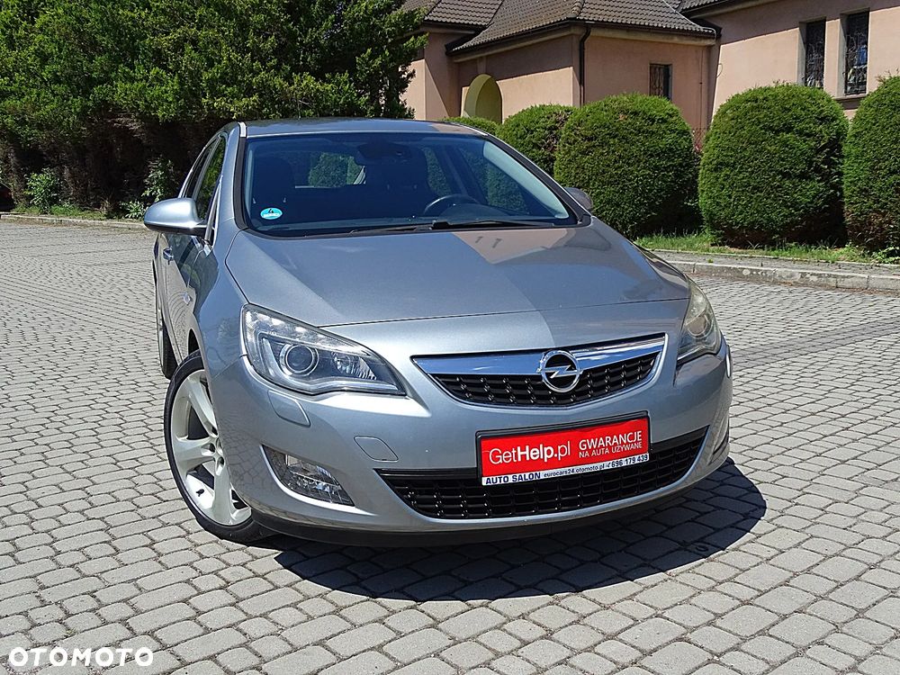 Opel Astra 1.6 Turbo Cosmo - 2